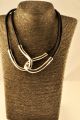 15289 - Halskæde med forsølvet vedhæng